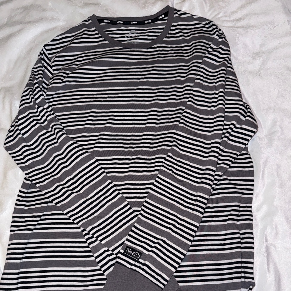 Nike SB Dri-Fit Striped Long Sleeve Shirt – Size XL